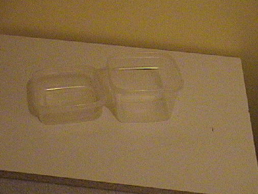 1.This is the 4 & 2.5 cup ziploc tuperwhare containers the cheap throw away kind.
