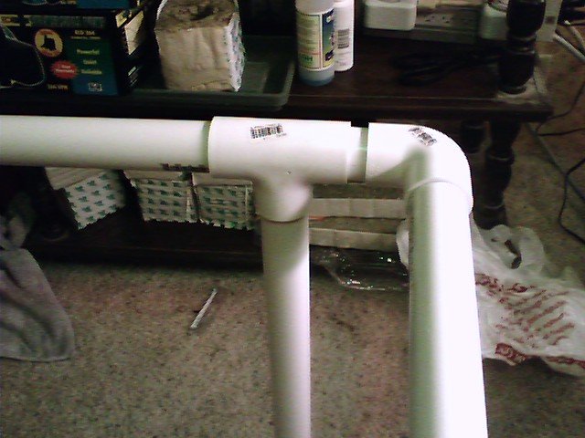 This is a close up pic of the table leg and rail, so you can see how I made it. I used 4 elbows and 4 T's. It's all 1 1/4 pvc pipe.