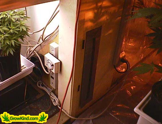 A floor vent brings in cool air from under the house.